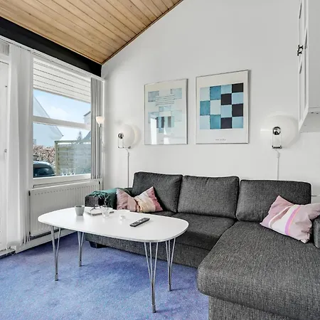 Διαμέρισμα 2 Bedroom Awesome In Vaeggerlose *