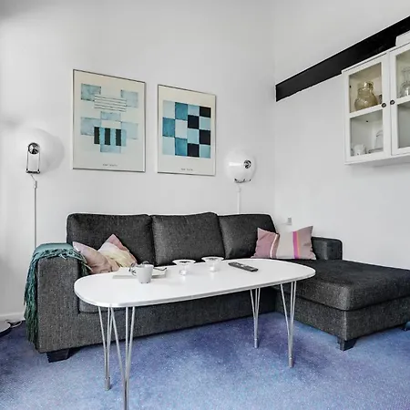 2 Bedroom Awesome In Vaeggerlose Διαμέρισμα Bøtø By